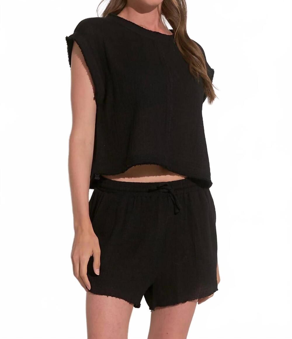 NEW ELAN cap sleeve crop top in black